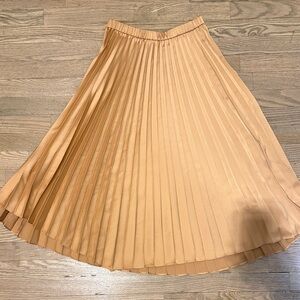 Uniqlo Pleated Circle Skirt in Tan